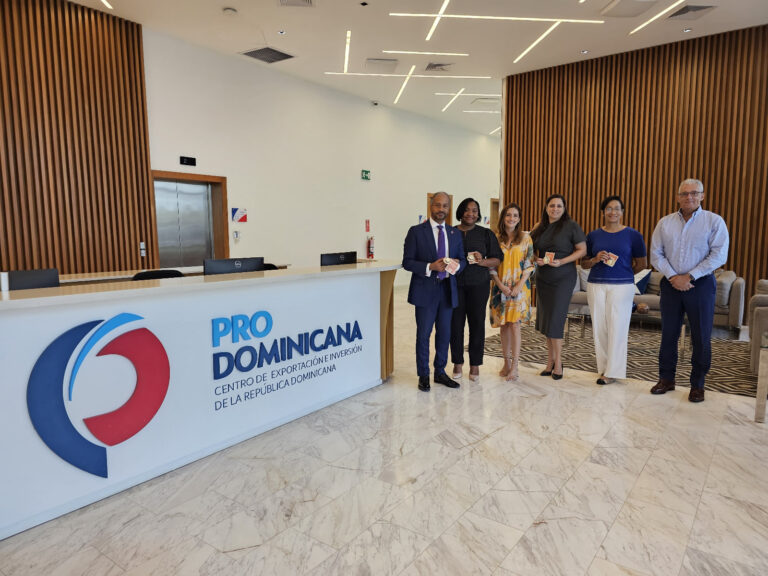 Invest in Manizales culmina su misión comercial en República Dominicana, impulsando sectores de logística y tecnología