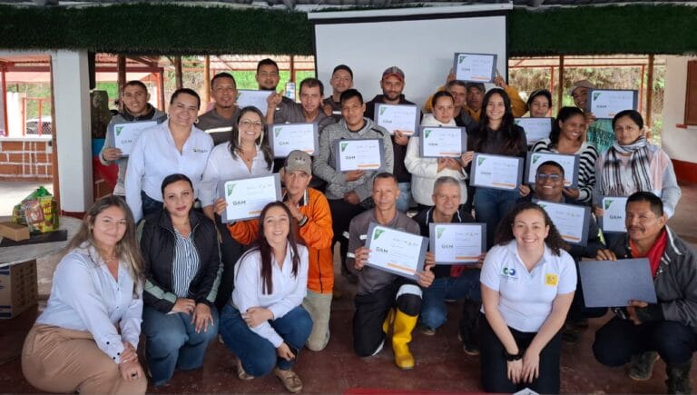 Mineros de Marmato se certifican en liderazgo, seguridad y sostenibilidad para una minería responsable