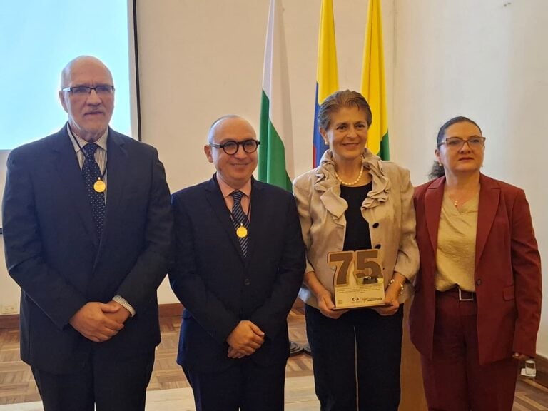 CCMPC impone medallas a tres entidades que impulsan el desarrollo y bienestar regional