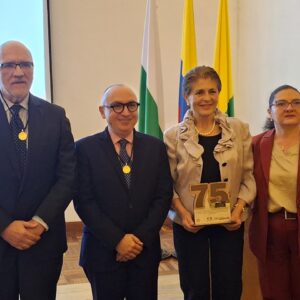 CCMPC impone medallas a tres entidades que impulsan el desarrollo y bienestar regional